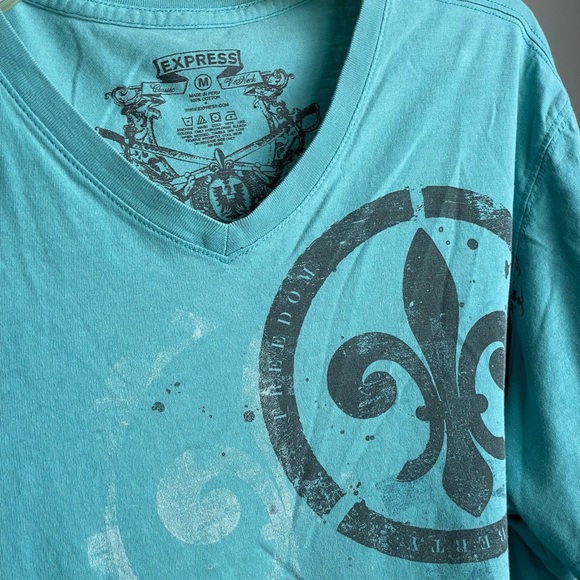 Express Vneck - Picture 2 of 3